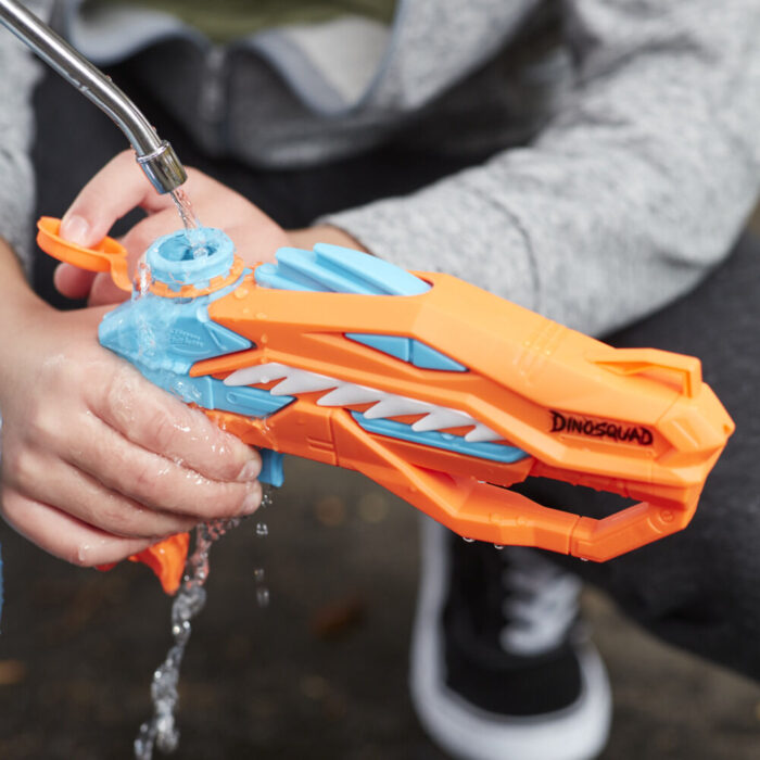 Nerf Super Soaker DinoSquad Raptor-Surge Water Blaster - Image 2