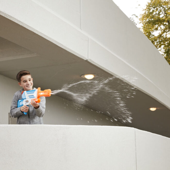 Nerf Super Soaker Twister Water Blaster, 2 Twisting Streams of Water - Image 6